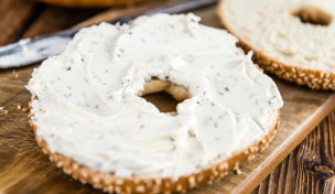 Bagel mit Kräuterfrischkäse